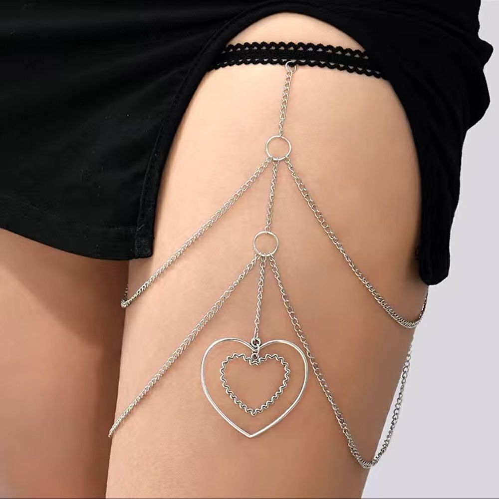 - NWOT Geometric heart leg chain. Boho body jewelry.